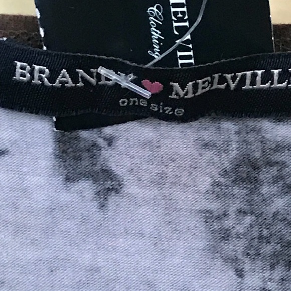 Brandy Melville Cropped Sleeveless Shirt - Picture 3 of 7